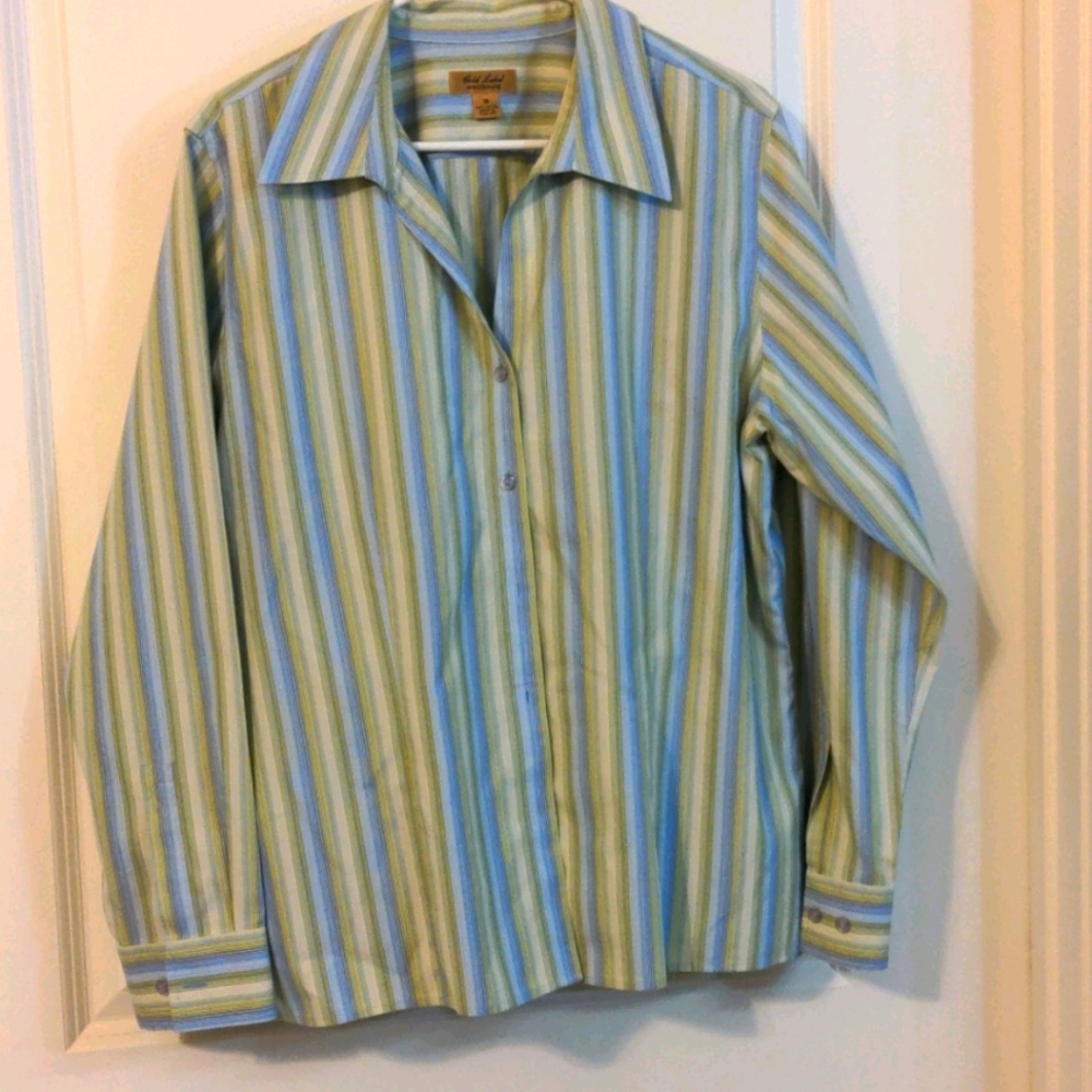 Woman's long sleeve shirt
